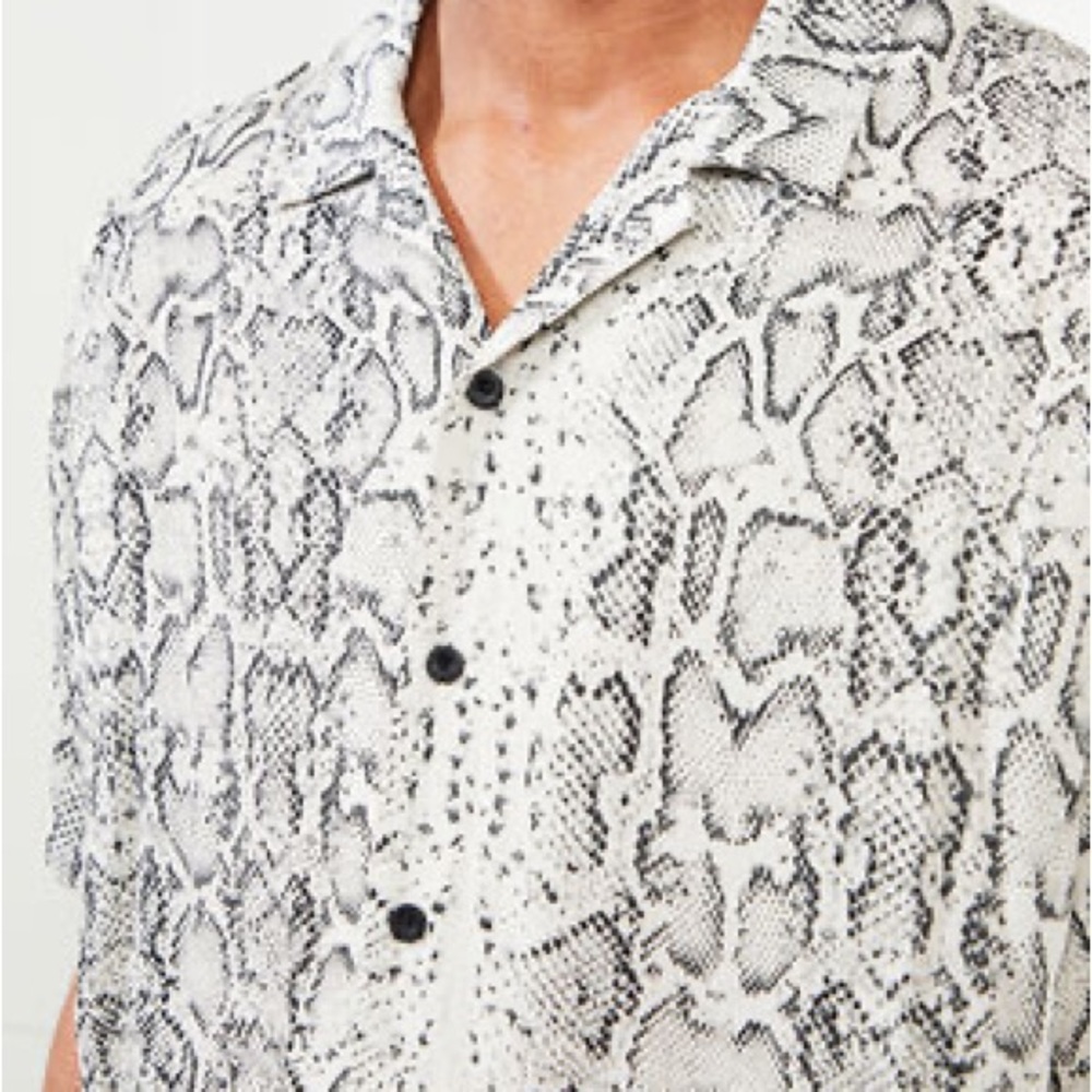 Pacsun Men’s button up shirt. Snake print